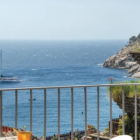 2 Bedroom Amazing Apartment In Tossa De Mar Exterior photo