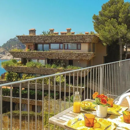 2 Bedroom Amazing Apartment In Tossa De Mar Exterior photo
